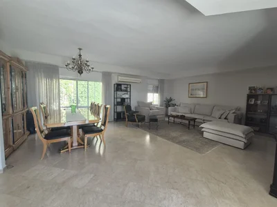 Жилой квартал Cottage triplex avec jardin a ramat sharett