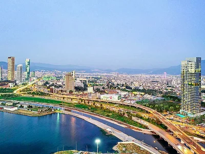Apartamentowiec Apartamenty z Widokiem na Morze Blisko Metra w Izmir Konak
