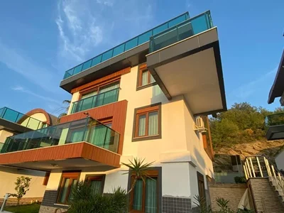 Willa Umeblowana willa 4+1 z widokiem na Alanyę i morze.