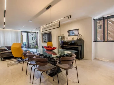 Residential quarter Rue calme proche de la mer gordon
