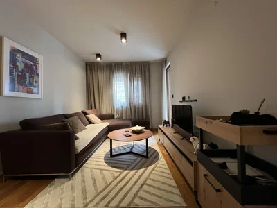 Wohnviertel Stan 50 m² na Izdavanje – Tološi, Podgorica