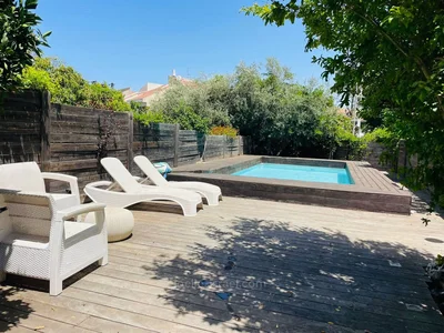 Dzielnica mieszkaniowa Maison avec piscine