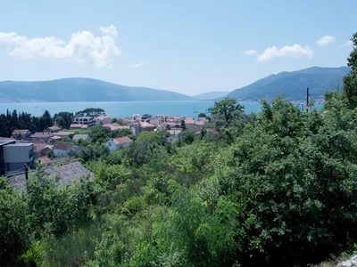 Townhouse ROSKOSNYE TAUNHAUSY I APARTAMENTY V DONE LASTVE