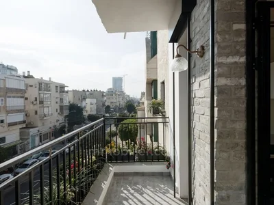 Residential quarter Petit bijou 3 pieces refait a neuf avec ascenseur