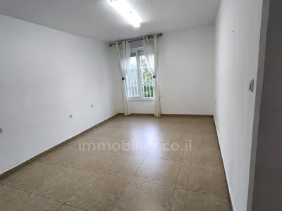 Wohnviertel 3 pieces bien situe