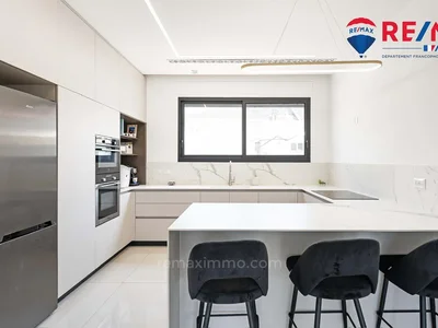 Quartier résidentiel Vous rêvez d’une maison neuve, de haut standing, sans travaux et parfaite pour votre famille ?bh, la voici !