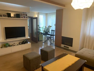 Cottage Kuća 240 m² na Izdavanje – Donja Gorica, Podgorica