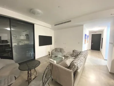 Wohnviertel A ne pas manquer avec terrasse bel appartement bien agence bon emplacement dans un bel immeuble entierement meuble proche de la mer vue sur la mer