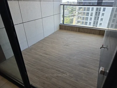 Residential quarter Appartement neuf de 3 pieces dans le nord de tel aviv