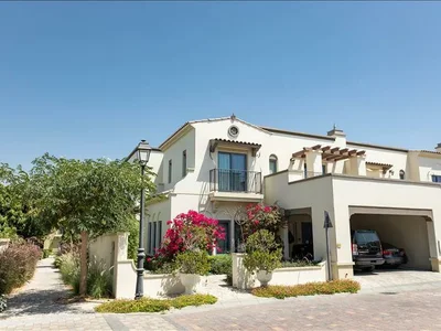 Wohnanlage Mushrif Village — gated residence by Select Group with swimming pools, gardens and a club in Mirdif, Dubai