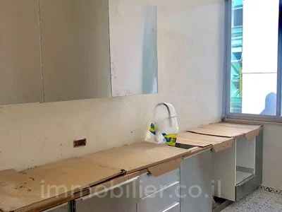 Quartier résidentiel Immeuble éclectique proche hôtel montefiore