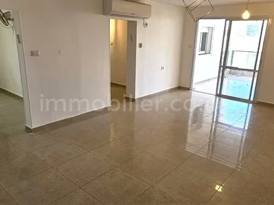 Barrio residencial Agreable avec terrasse bel appartement bien agence calme investi spacieux