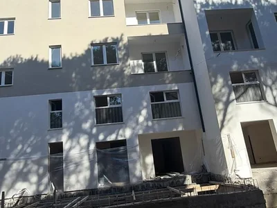 Apartamentowiec Mali i Robit 