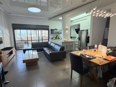 Wohnviertel Un magnifique rez de jardin face a la mer quartier marina