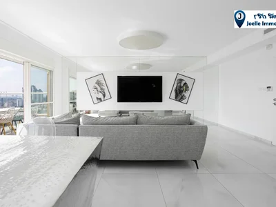 Жилой квартал Triplex de luxe avec piscine privee sur le toit a netanya