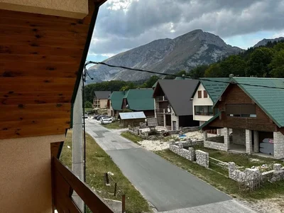 Cabaña Kuća 200 m² na Prodaju – Moticki Gaj, Žabljak