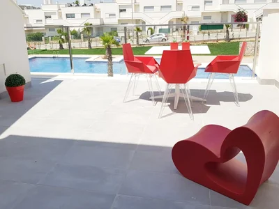 Edificio de apartamentos Pisos de Lujo Cerca de un Campo de Golf en Orihuela