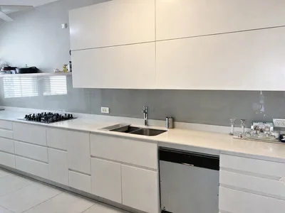 Quartier résidentiel Central . 2 terrasses. proches commerces