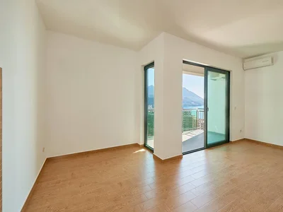 Immeuble FOR SALE! Apartments with a direct sea view in Bečići!