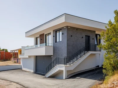 Willa Modern villa with a sea view at the price of an apartment — Krimovica