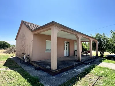 Hütte Kuća 117 m² na Prodaju – Golubovci, Zeta