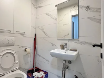Hütte Kuća 63 m² na Izdavanje – Stari Aerodrom, Podgorica