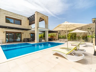 Villa Kamennaa villa Posejdon s bassejnom